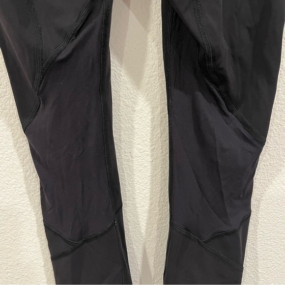 Lululemon black leggings size 4 with side leg pockets back pocket and panels - Picture 6 of 13